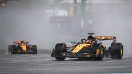 Norris vince la Sprint Race di Miami sul bagnato davanti a Piastri, terzo Hamilton