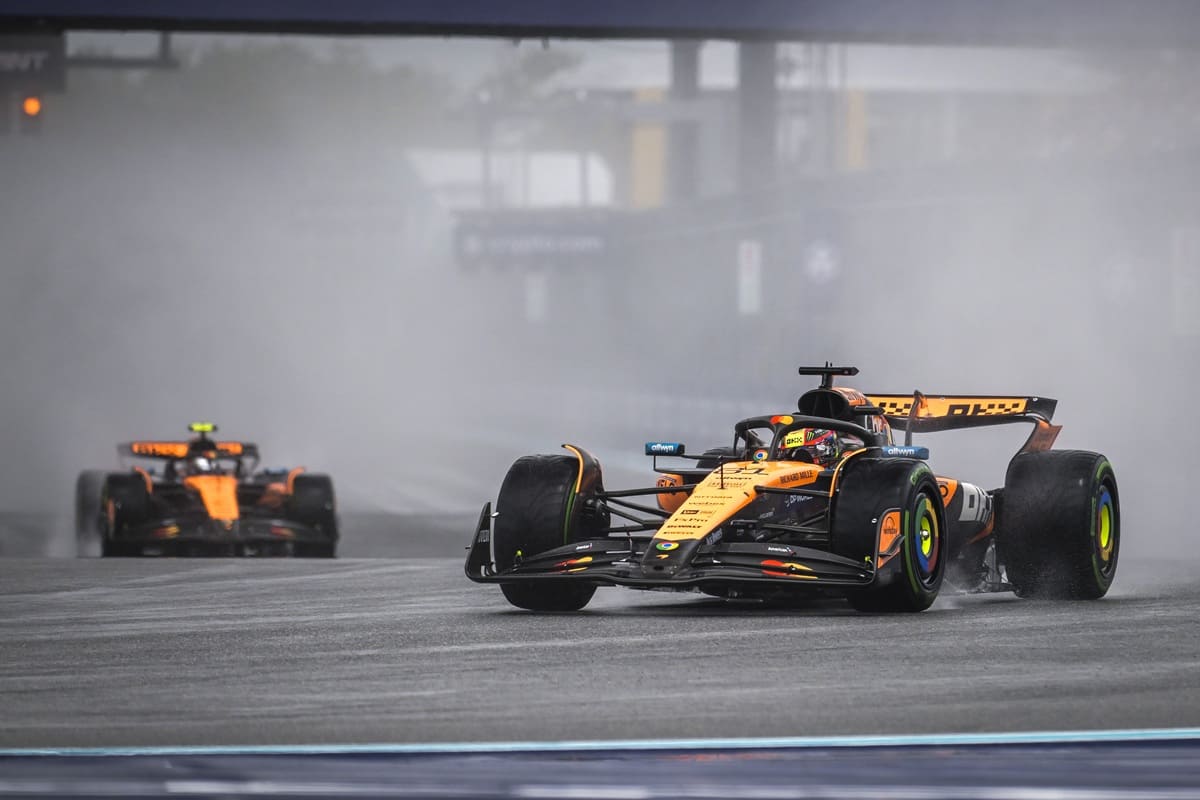 Norris vince la Sprint Race di Miami sul bagnato davanti a Piastri, terzo Hamilton Norris vince la Sprint Race di Miami sul bagnato davanti a Piastri, terzo Hamilton