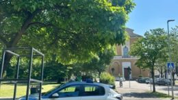 LA POLIZIA DI STATO NEL CONTRASTO ALLO SPACCIO DI SOSTANZE STUPEFACENTI EFFETTUA TRE ARRESTI E UNA DENUNCIA IN STATO DI LIBERTA’. ARRESTATO UN GIOVANE TUNISINO CHE ATTENDEVA UN ACQUIRENTE, A CUI SPACCIARE SOSTANZA STUPEFACENTE, IN PIAZZA SAN CARLO