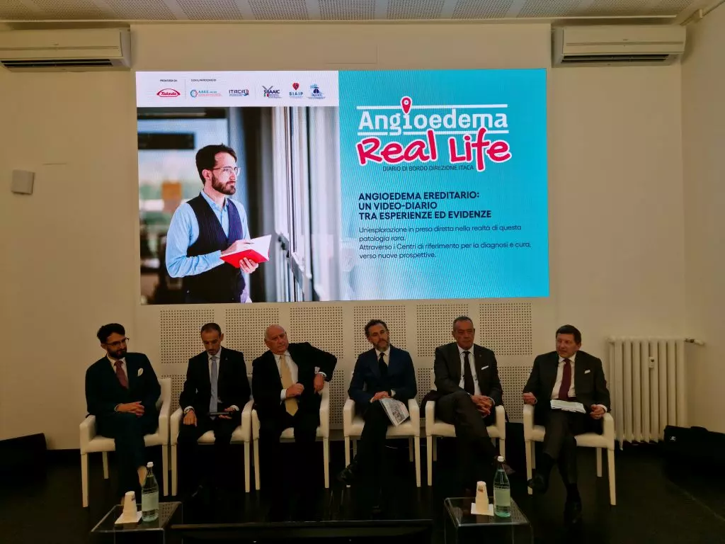 Angioedema ereditario, un video-diario racconta il viaggio dei pazienti Angioedema ereditario, un video-diario racconta il viaggio dei pazienti