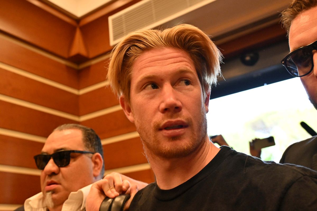 Il Napoli ufficializza l’acquisto di Kevin De Bruyne Il Napoli ufficializza l’acquisto di Kevin De Bruyne
