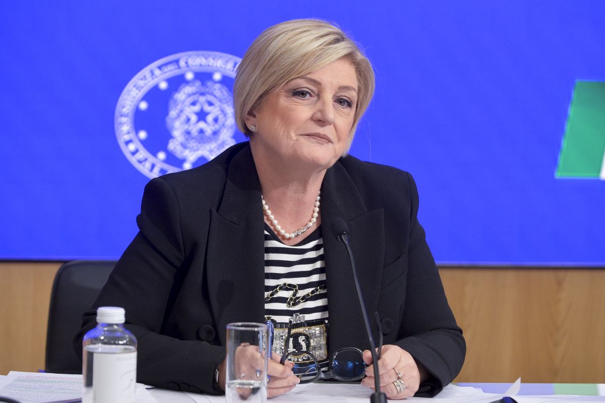 Calderone “Incontro positivo con i sindacati sulla sicurezza sul lavoro” Calderone “Incontro positivo con i sindacati sulla sicurezza sul lavoro”