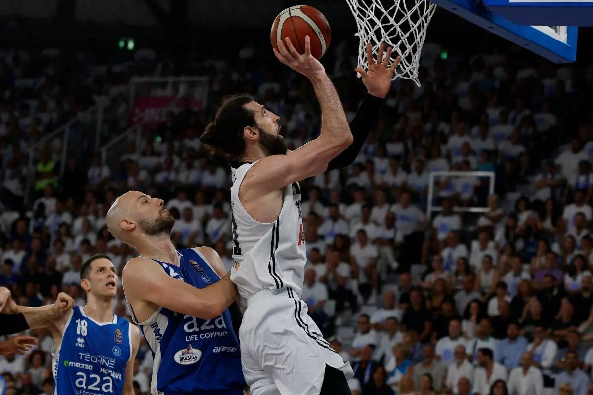 La Virtus Bologna batte Brescia ed è campione d’Italia La Virtus Bologna batte Brescia ed è campione d’Italia