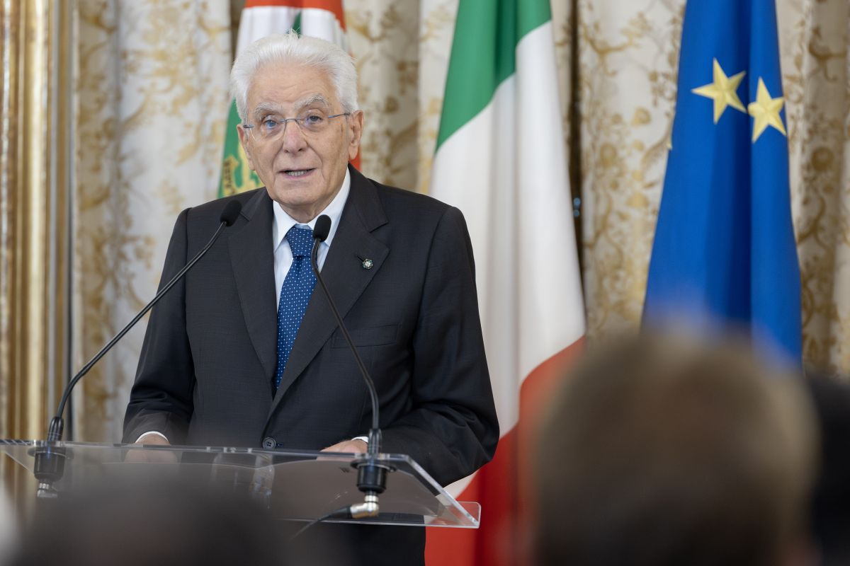 Carceri, Mattarella “Insostenibile il sovraffollamento, un’emergenza i suicidi” / Video Carceri, Mattarella “Insostenibile il sovraffollamento, un’emergenza i suicidi” / Video