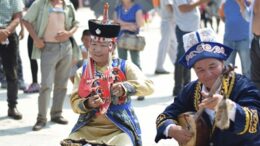 L’ospitalità mongola spiegata ai viaggiatori: codici, silenzi e offerte di tè salato