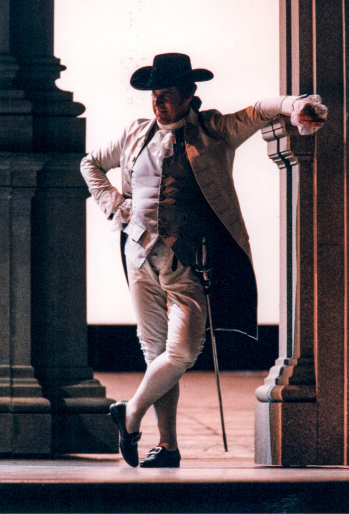 Roberto Scandiuzzi nel Don Giovanni con la regia di Gigi Proietti (2002, Teatro dell'Opera di Roma)