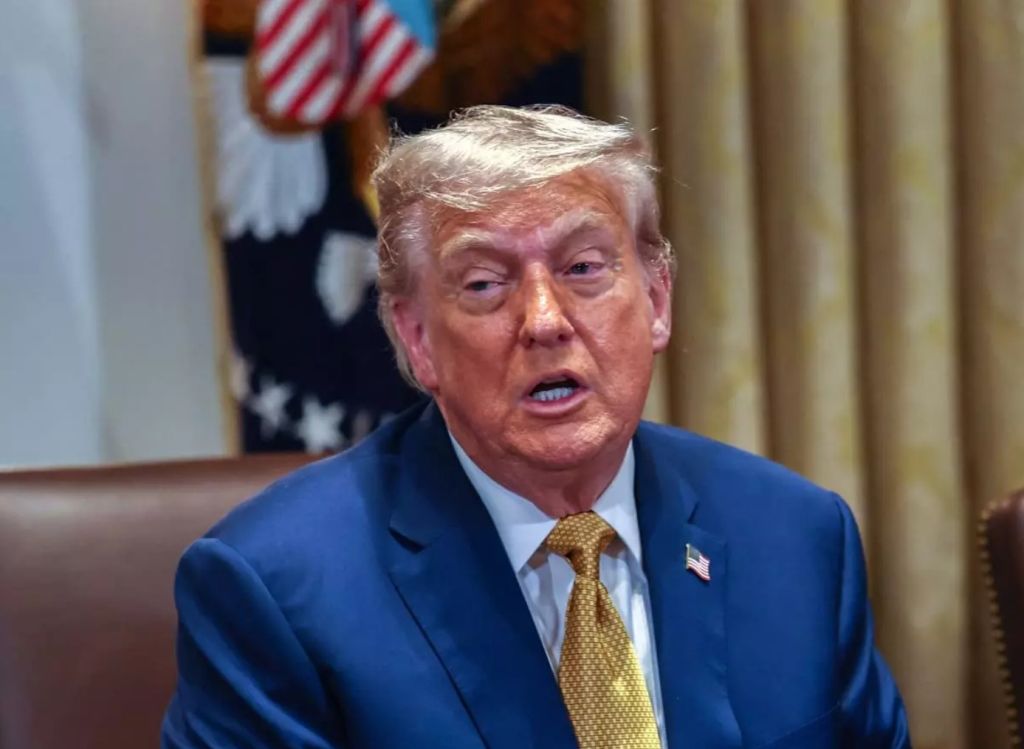 Trump invia lettera all’Ue “Dazi al 30% dal primo agosto” Trump invia lettera all’Ue “Dazi al 30% dal primo agosto”