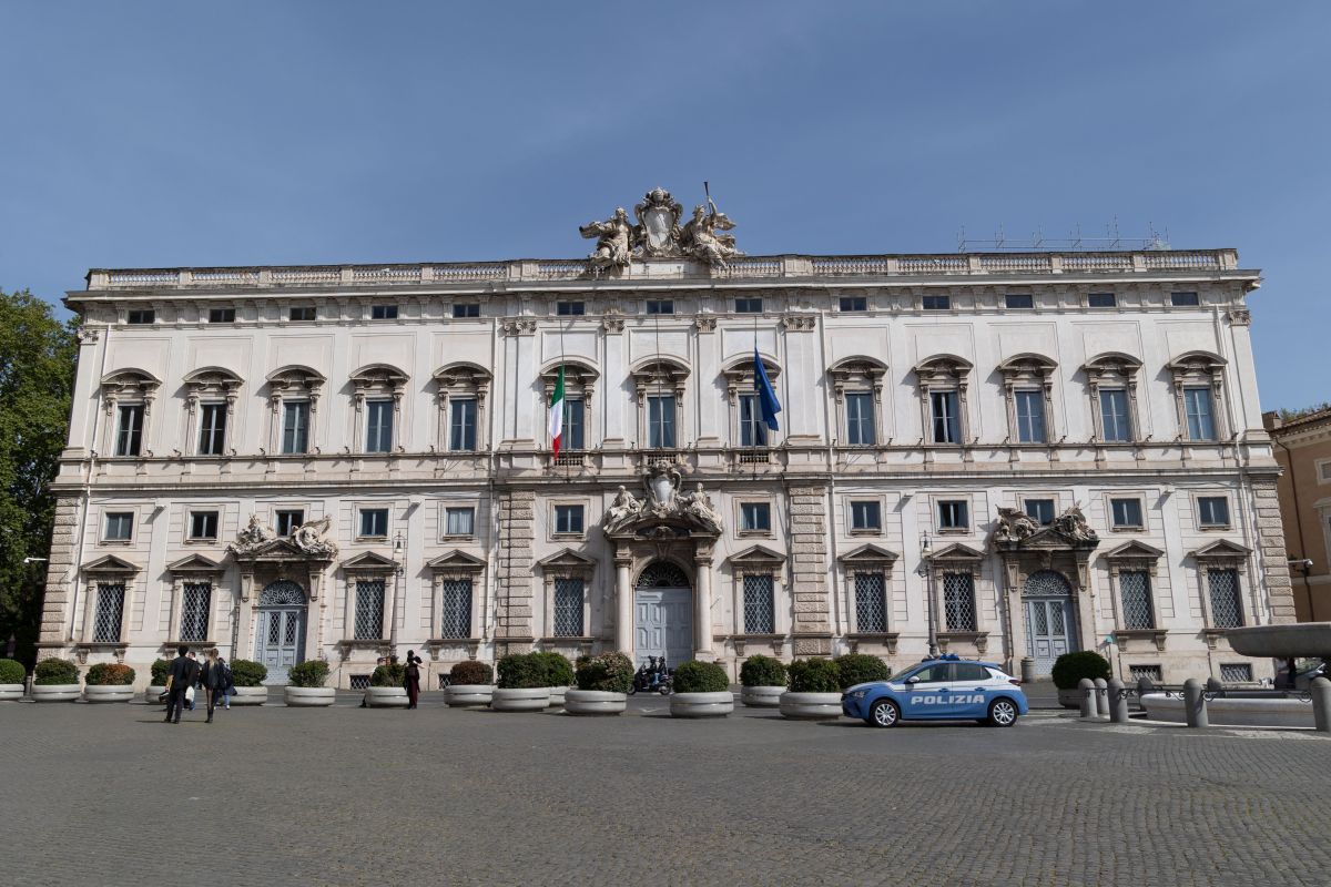 Consulta “Illegittimo tetto 240 mila euro l’anno per stipendi pubblici” Consulta “Illegittimo tetto 240 mila euro l’anno per stipendi pubblici”