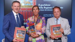 Presentato a palazzo Ferro Fini il volume “Il gonfalone della Regione del Veneto”