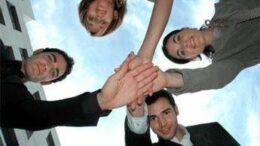 Imprese, Inps: “Quasi il 98% ha meno di 50 dipendenti ma cresce dimensione media”