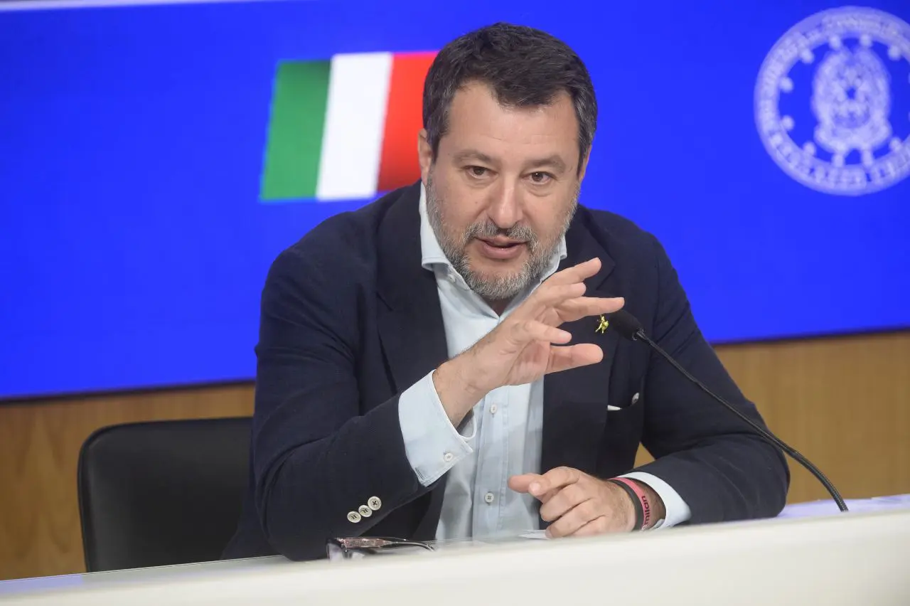 Salvini “Avere dubbi su obbligo vaccini non è antiscientifico” Salvini “Avere dubbi su obbligo vaccini non è antiscientifico”