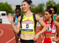 AMY HUNT SFRECCIA A BIRMINGHAM: ORO NEI 100 E ARGENTO NEI 200, CON DOPPIO PB