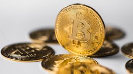 Bitcoin in Italia: solo una minoranza lo possiede, ma l’interesse cresce
