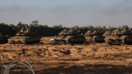Israele attacca in Siria, media: “Esercito entrato a sud ovest di Damasco”
