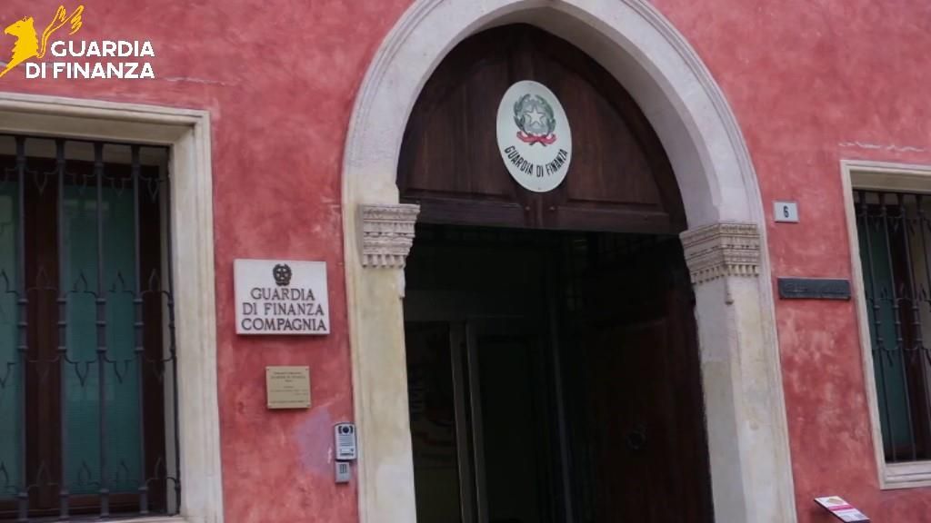 Scoperta a Verona banca clandestina gestita da cinesi Scoperta a Verona banca clandestina gestita da cinesi