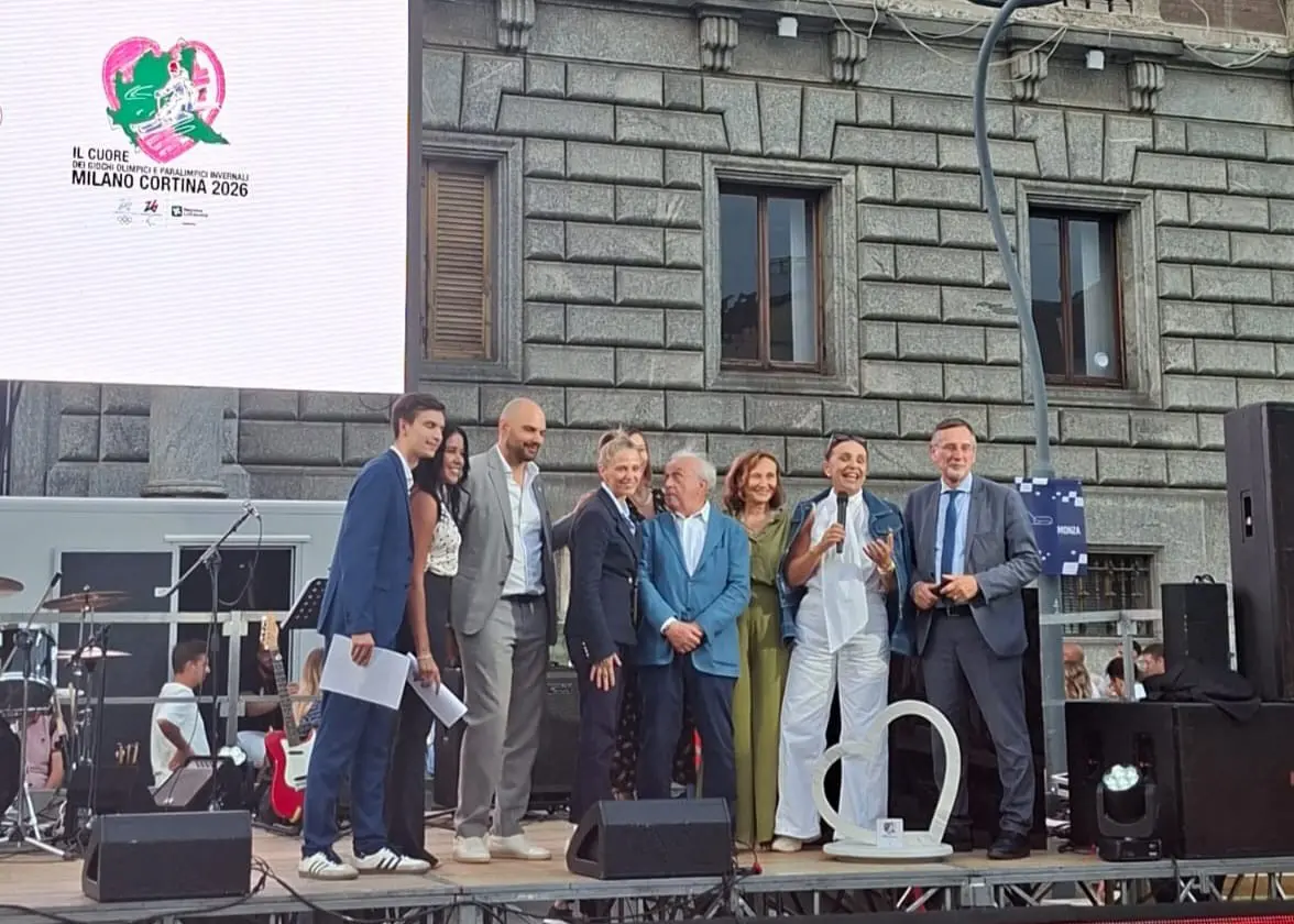 “Cuori Olimpici” fa tappa a Monza e celebra la Formula 1 “Cuori Olimpici” fa tappa a Monza e celebra la Formula 1