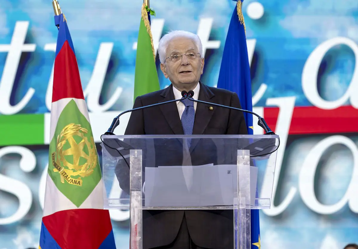 Mattarella “Social possono essere armi, bullismo va contrastato” Mattarella “Social possono essere armi, bullismo va contrastato”