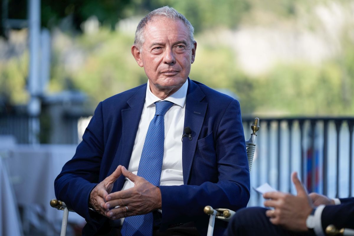 Urso “Niente veto su futuro Armani, ma auspico resti italiana” Urso “Niente veto su futuro Armani, ma auspico resti italiana”