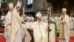 Auguri don Claudio: dieci anni da vescovo!