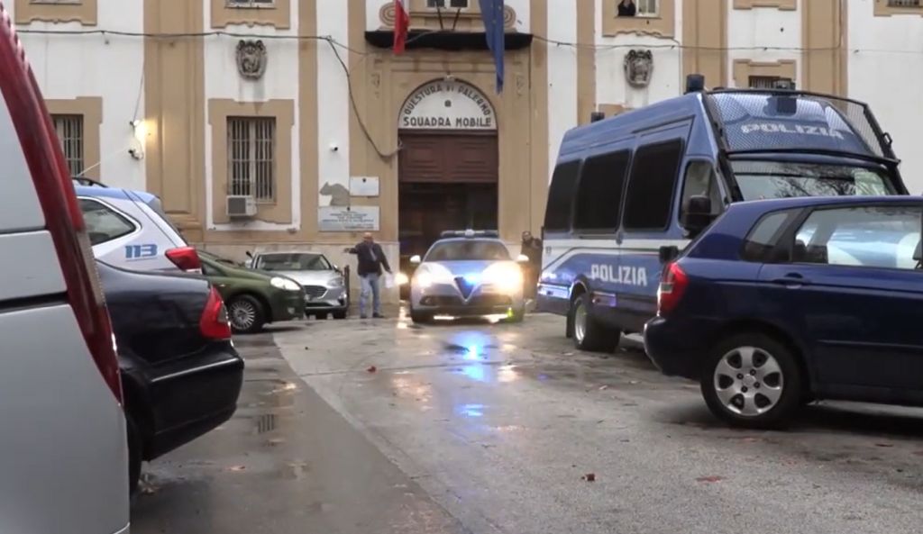 Imprenditori denunciano pizzo, due arresti a Palermo Imprenditori denunciano pizzo, due arresti a Palermo