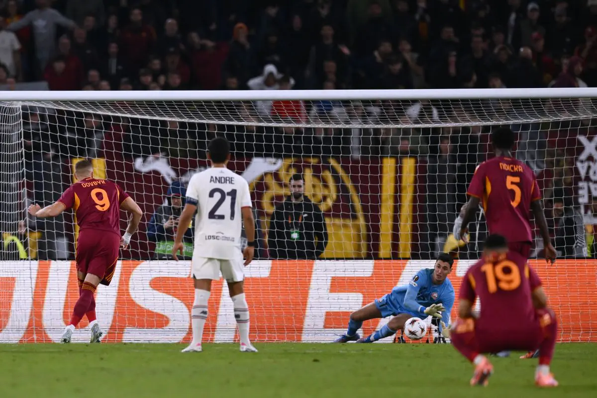 La Roma sbaglia tre volte lo stesso rigore, il Lille vince 1-0 La Roma sbaglia tre volte lo stesso rigore, il Lille vince 1-0