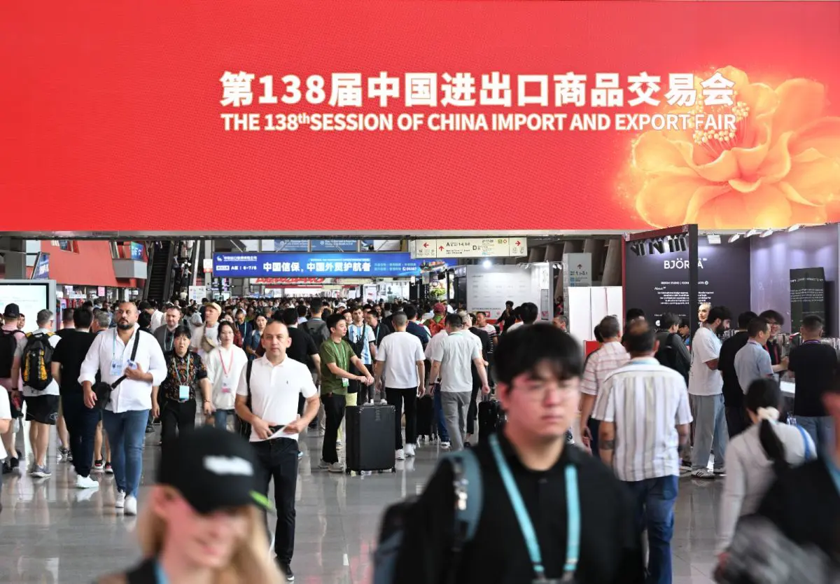 Cina: al via la Fiera di Canton con un numero record di espositori e acquirenti Cina: al via la Fiera di Canton con un numero record di espositori e acquirenti
