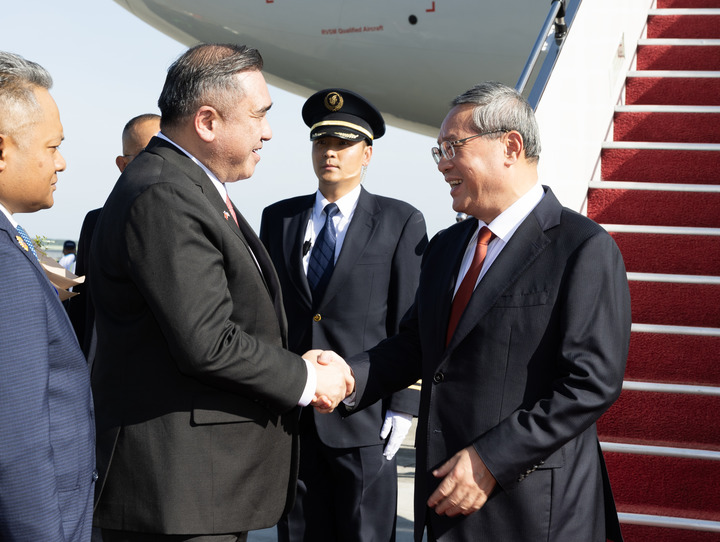 Cina: premier Li in Malesia per incontri leader su cooperazione Asia orientale Cina: premier Li in Malesia per incontri leader su cooperazione Asia orientale