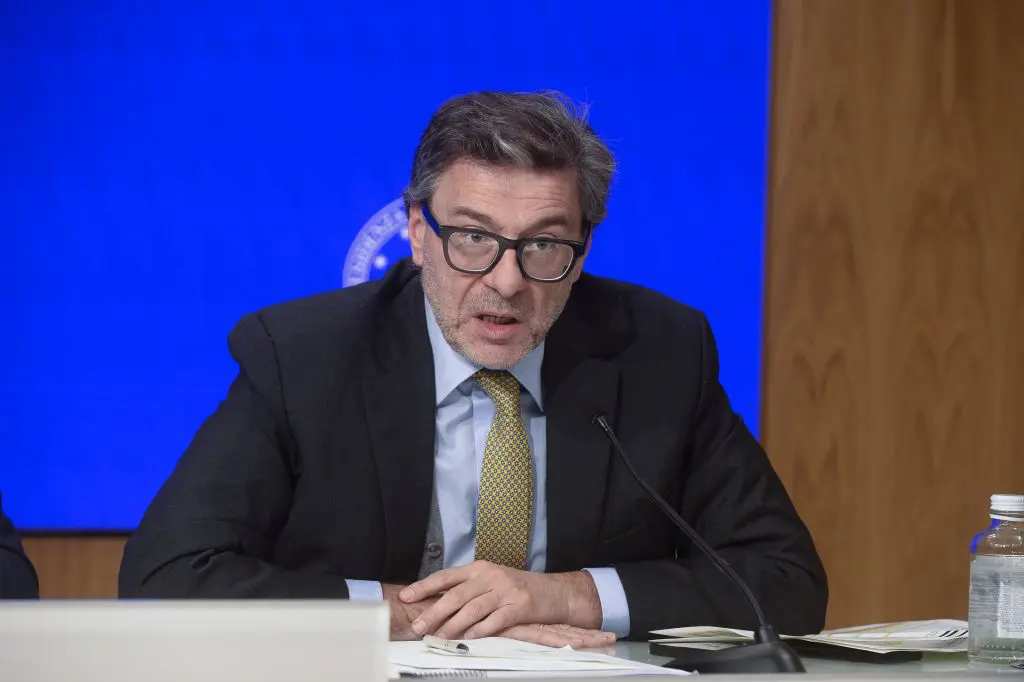 Giorgetti “Il risparmio motore della ricostruzione” Giorgetti “Il risparmio motore della ricostruzione”