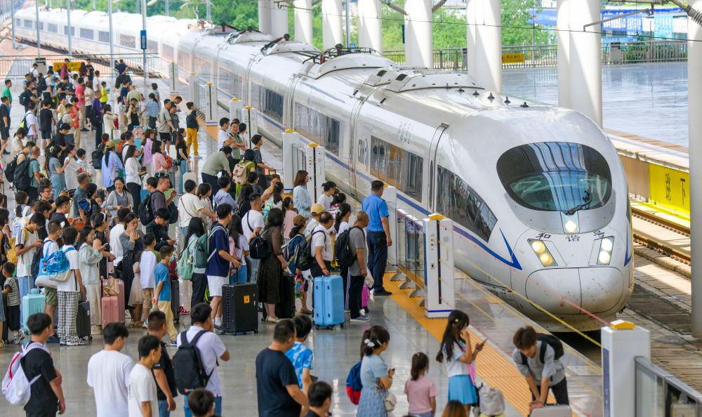 Cina: 50,6 mld di viaggi passeggeri interregionali nei primi 9 mesi del 2025 Cina: 50,6 mld di viaggi passeggeri interregionali nei primi 9 mesi del 2025