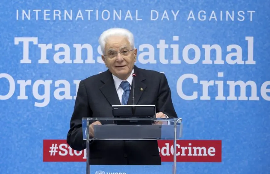 Mattarella “Crimine organizzato può essere vinto con largo concorso di forze” Mattarella “Crimine organizzato può essere vinto con largo concorso di forze”