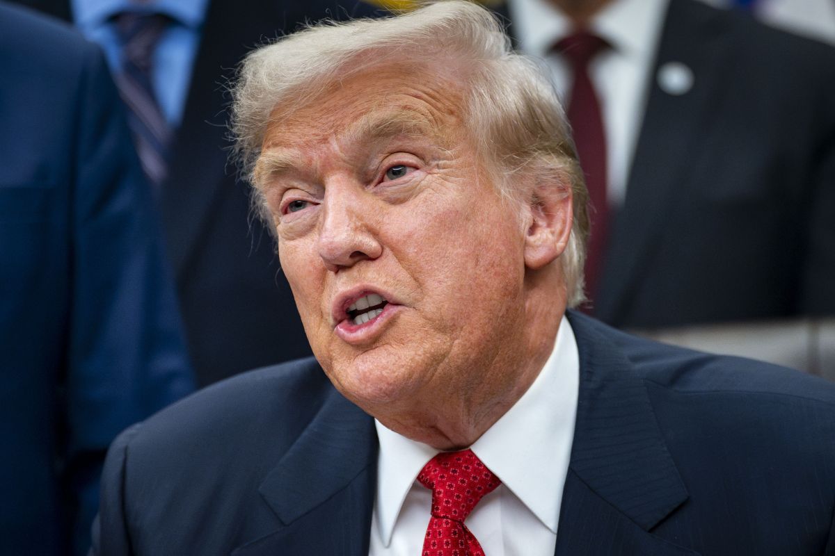 Trump firma la fine dello shutdown Trump firma la fine dello shutdown
