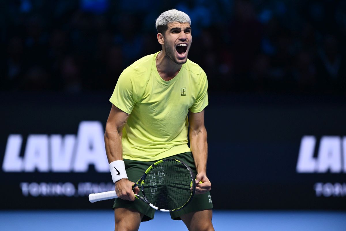 Alcaraz batte Auger-Aliassime, finale contro Sinner alle Atp Finals Alcaraz batte Auger-Aliassime, finale contro Sinner alle Atp Finals