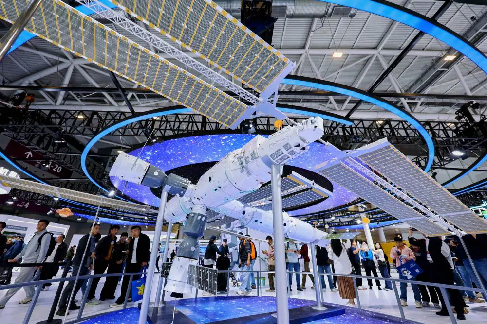 Cina, Fiera dell’hi-tech registra 170 mld di yuan in contratti preliminari Cina, Fiera dell’hi-tech registra 170 mld di yuan in contratti preliminari