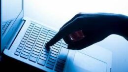 “Finalmente, non mi mancherete”, manda mail di dimissioni ai colleghi e l’azienda lo querela