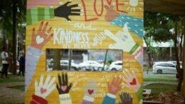 Kindness act, la proposta di legge alla vigilia della giornata mondiale della gentilezza