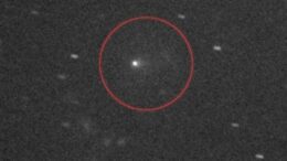 La Nasa rilascia nuove foto della cometa 31/Atlas: “Ecco la sua traiettoria”