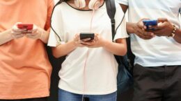 Consumi: smart e sostenibili, fotografia dei 18enni di oggi