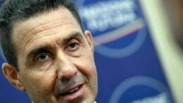 Vannacci ‘riscrive’ le leggi razziali, bufera sul generale. Lui replica: “La verità è scomoda”