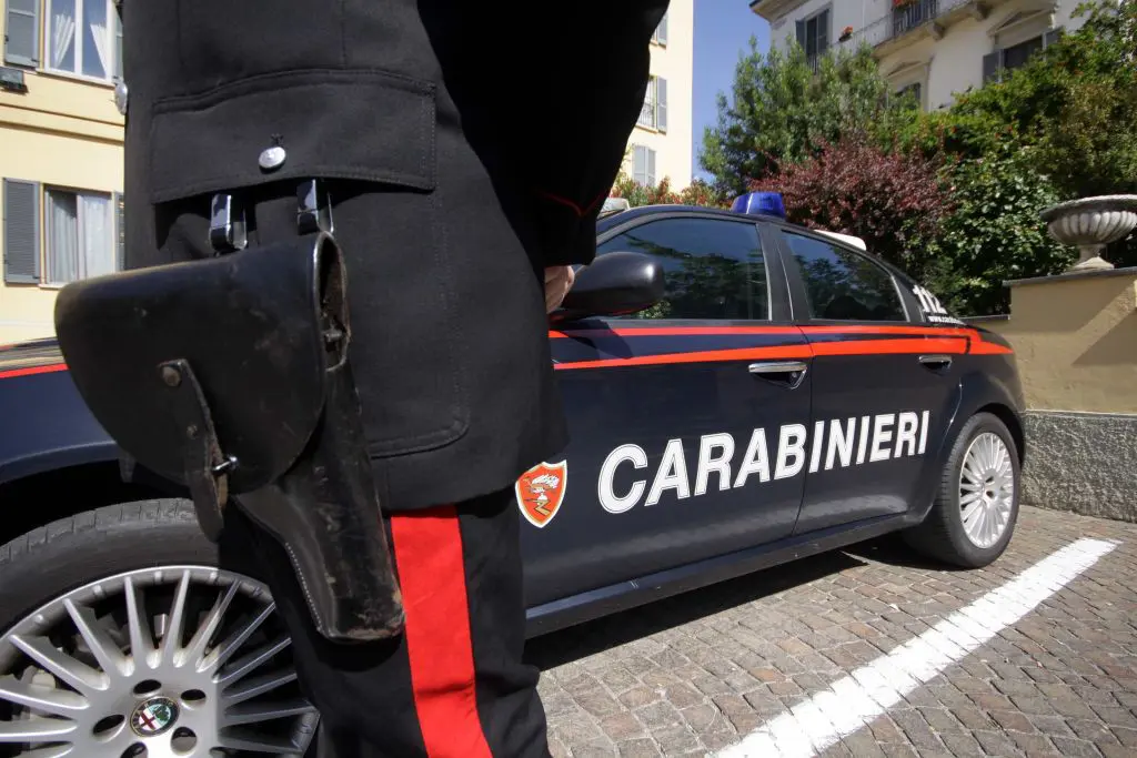 Violenta e maltratta anziani in casa riposo, arrestato operatore sanitario a Capri Violenta e maltratta anziani in casa riposo, arrestato operatore sanitario a Capri