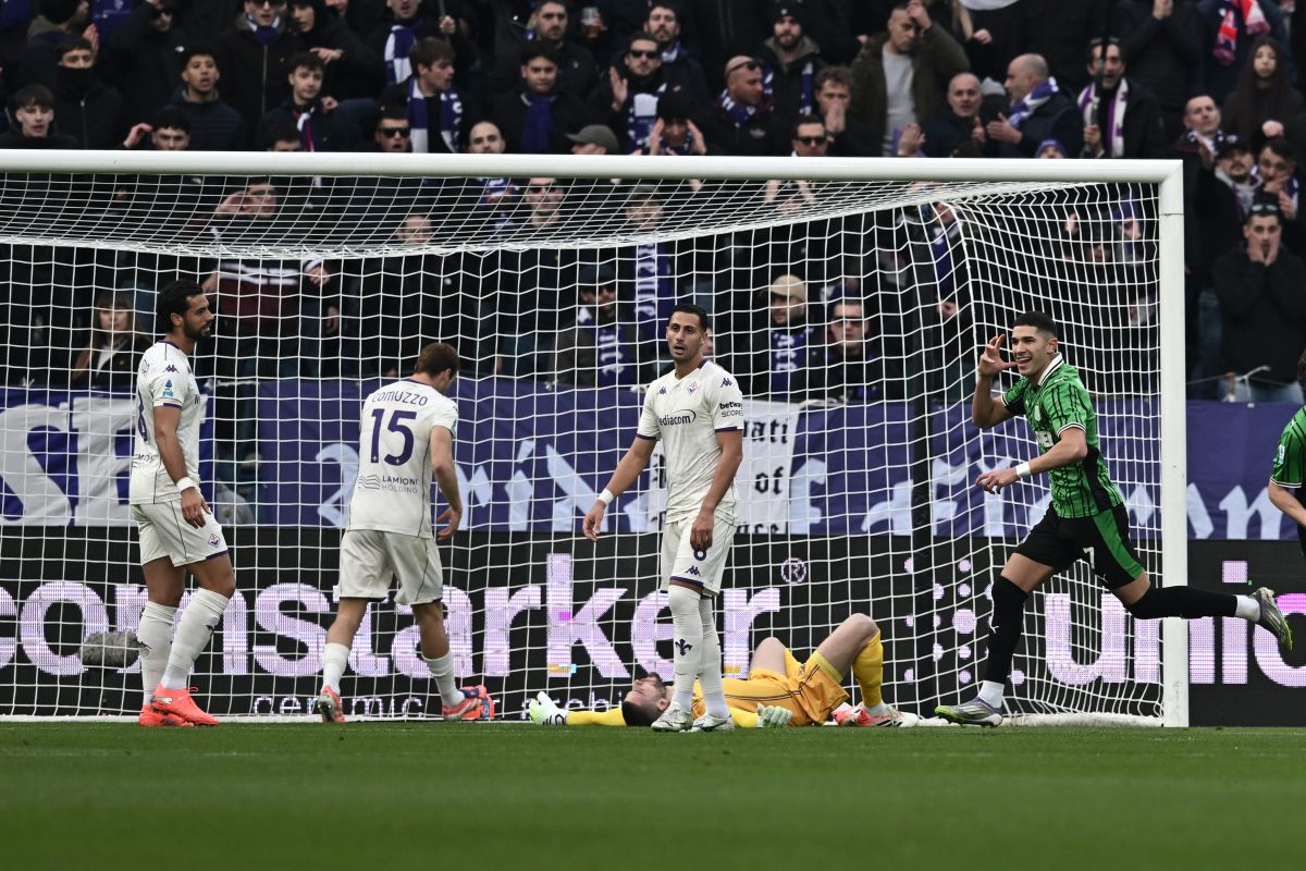 Notte fonda viola, il Sassuolo batte 3-1 la Fiorentina Notte fonda viola, il Sassuolo batte 3-1 la Fiorentina