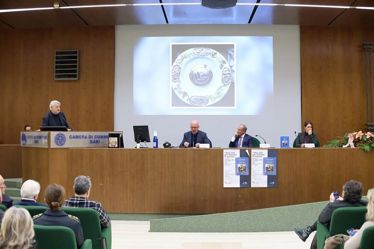 “Una vita per vincere il cancro”, a Bari la presentazione del libro di Schittulli “Una vita per vincere il cancro”, a Bari la presentazione del libro di Schittulli