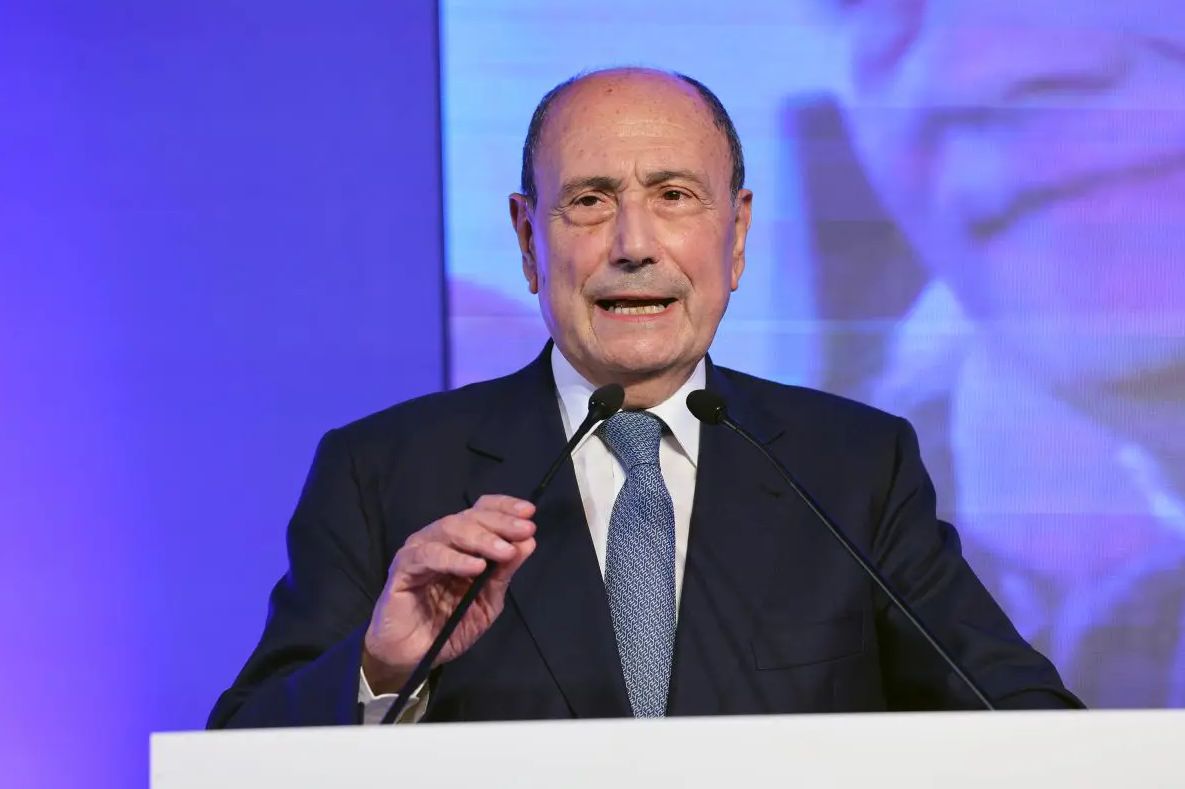 Schifani “Sicilia cresce più della media.FI? Leadership Tajani non in discussione” Schifani “Sicilia cresce più della media.FI? Leadership Tajani non in discussione”