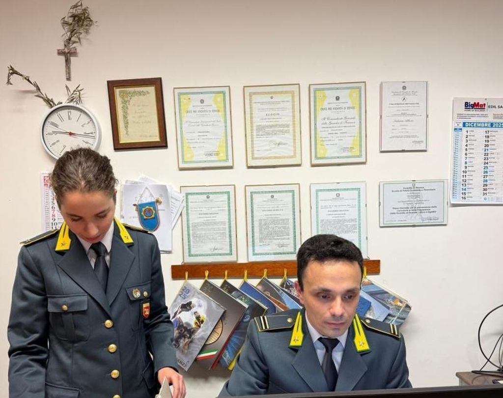 Maxi frode Iva nelle telecomunicazioni, imprenditore ai domiciliari a Roma Maxi frode Iva nelle telecomunicazioni, imprenditore ai domiciliari a Roma