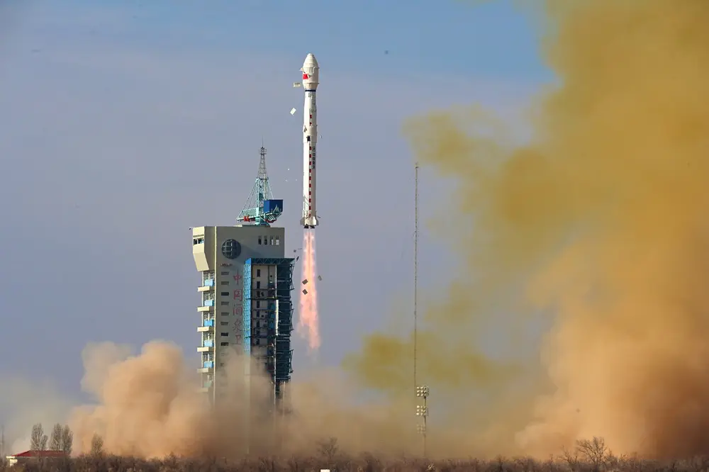 Cina, lanciato in orbita il satellite Tianhui-7 Cina, lanciato in orbita il satellite Tianhui-7