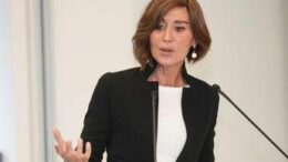 Studenti contestano Bernini ad Atreju, lei cita Berlusconi: “Siete dei poveri comunisti”