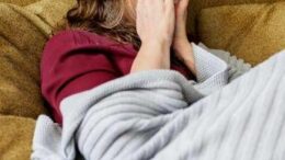 Influenza, l’allarme di Pregliasco: “A Natale oltre un milione casi, picco dopo le feste”