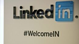 Linkedin, in automatico logo azienda su profilo? Il lavoratore rischia l’illecito