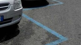 Roma, sosta sulle strisce blu costa di più da app: dal 1° dicembre rincari fino al 15%