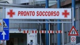 Travolse e uccise una famiglia nel 2023, Angelika Hutter fugge dalla comunità e viene investita