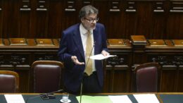 Pensioni, governo deposita nuovo emendamento: cosa cambia in Manovra